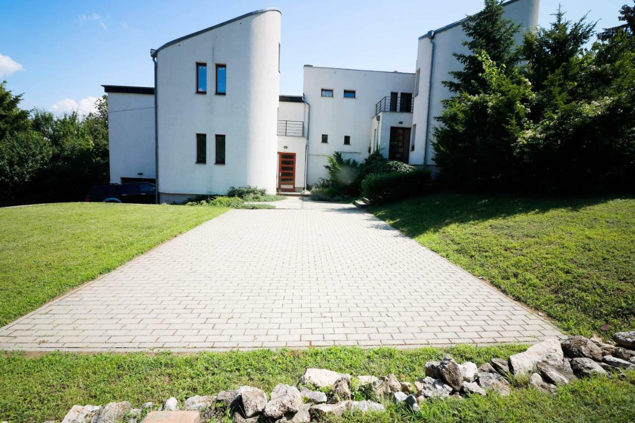 Maharaja Mountain Palace With Free Privat Parking And Garden Budapest Exterior photo